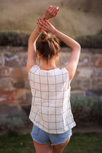 Load image into Gallery viewer, Sleeveless Crinkle Cotton Blouse Top