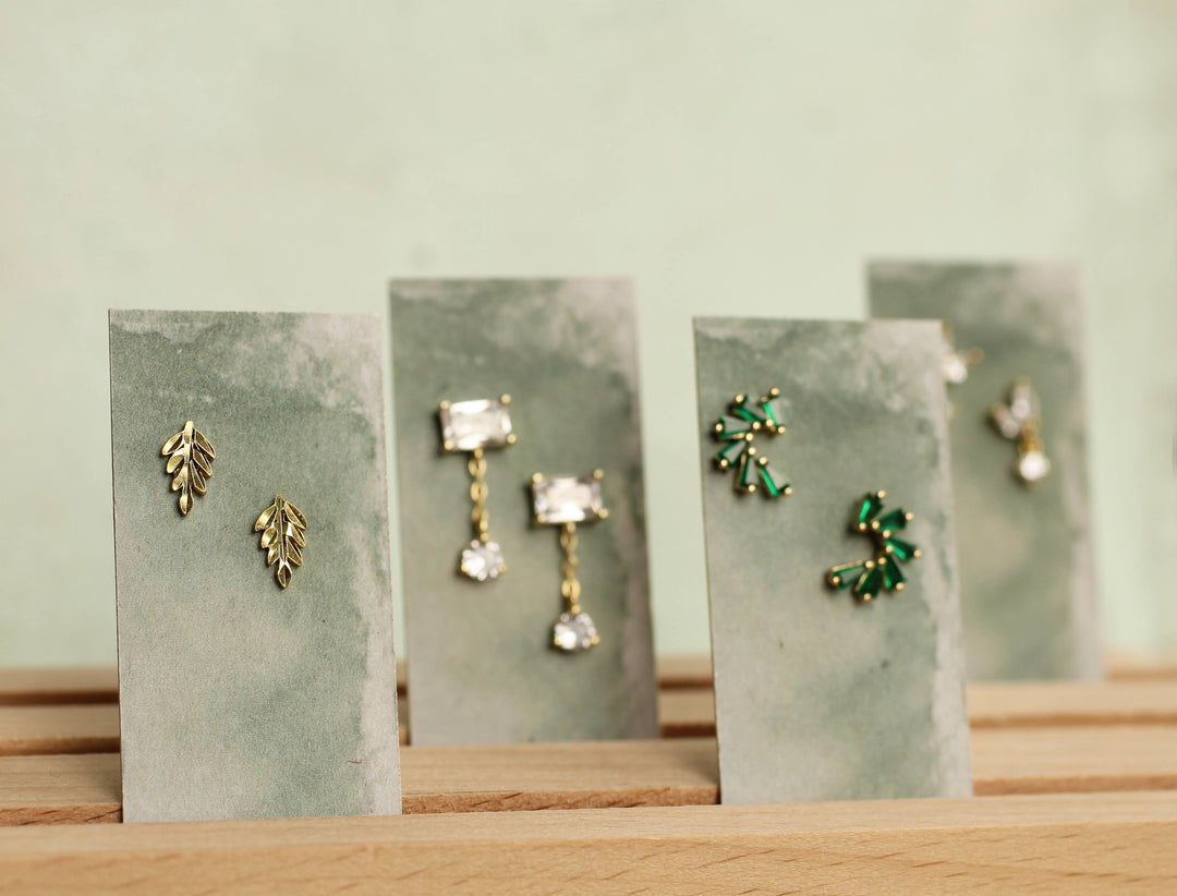 Green Clover Leaf Earrings: Short / Gold Plated Brass / Matte SP12