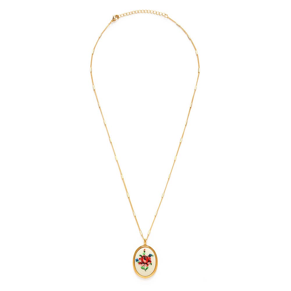 Needlepoint Pink Flower Vintage Cameo Necklace AM981
