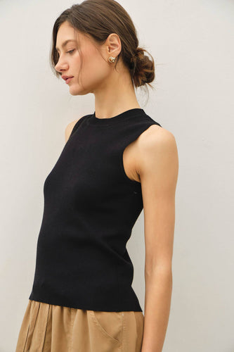 SLEEVELESS TANK