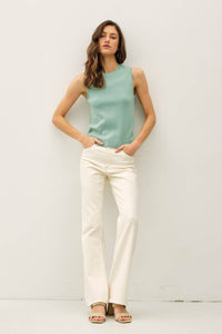 SLEEVELESS TANK