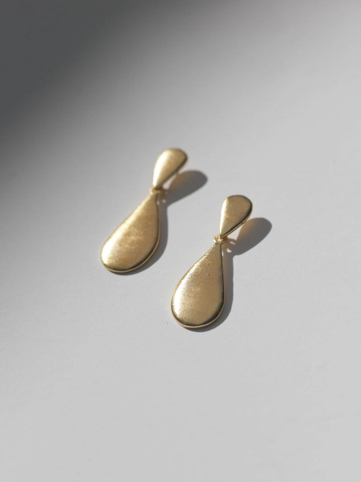 RK08 Luxe Gold Teardrop Earrings
