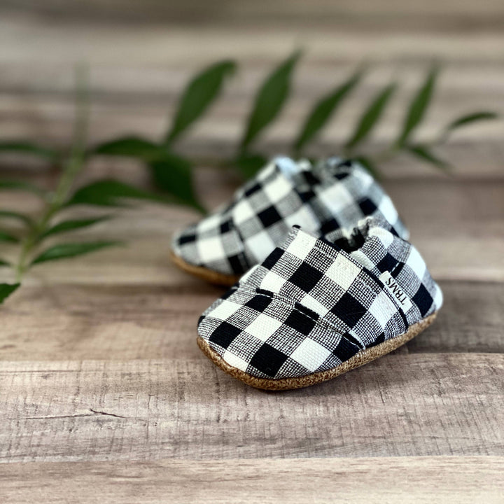 Black And White Buffalo Check Angled Moccasins TB225