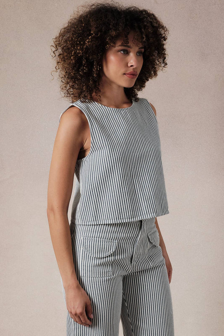SLEEVELESS STRIPED DENIM CROPPED TOP JT8129