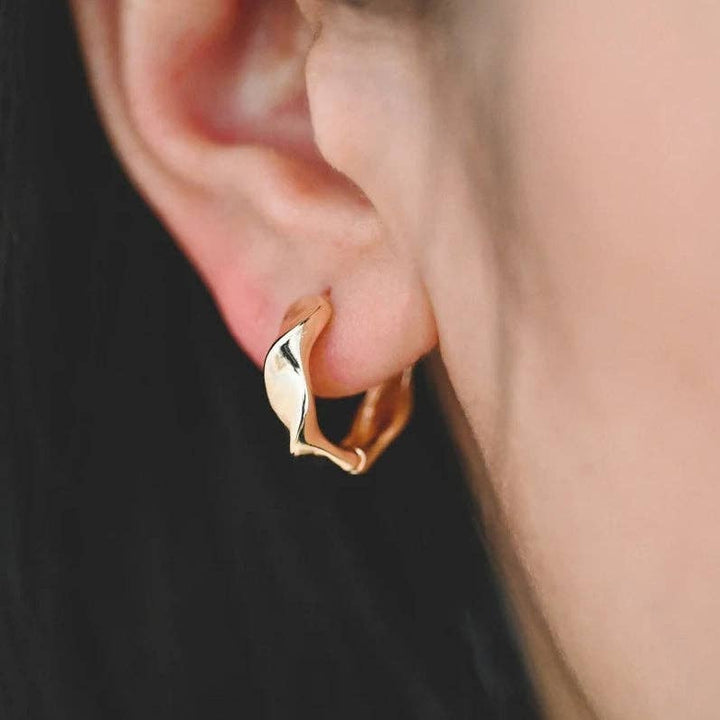 Gold Twist Hoops KT25