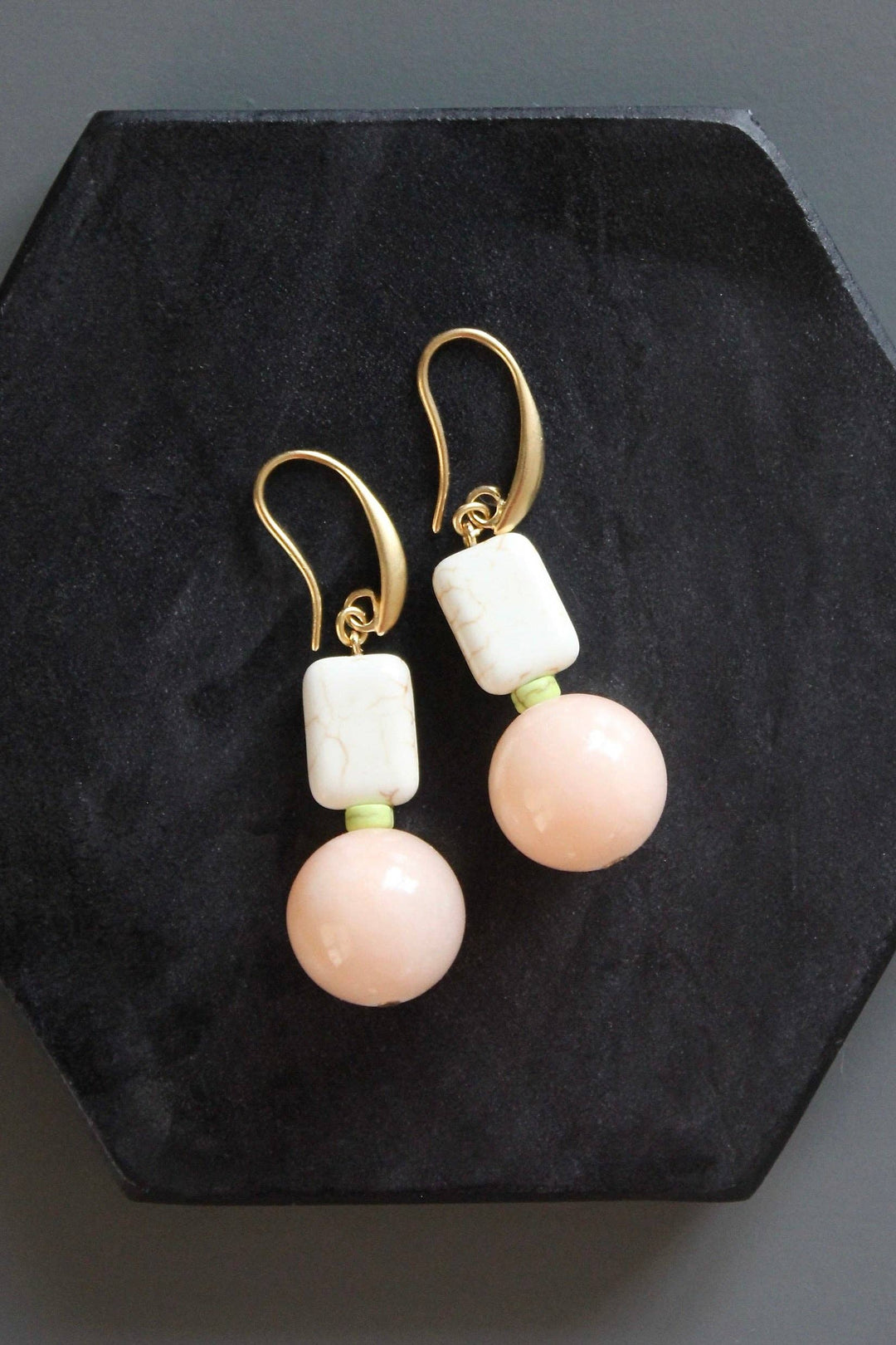 MLNE13 Pink jade and white earrings