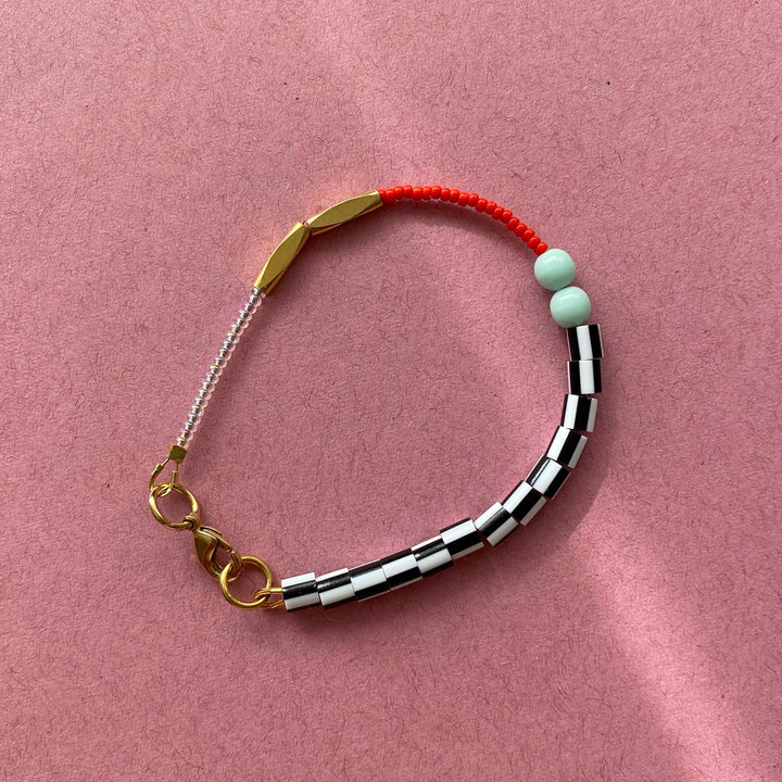 Dot Beaded Bracelet - Mint and Postbox Red LAB3