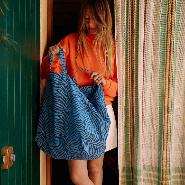 ELISA TOTE BAG ZEBRA GREEK BLUE