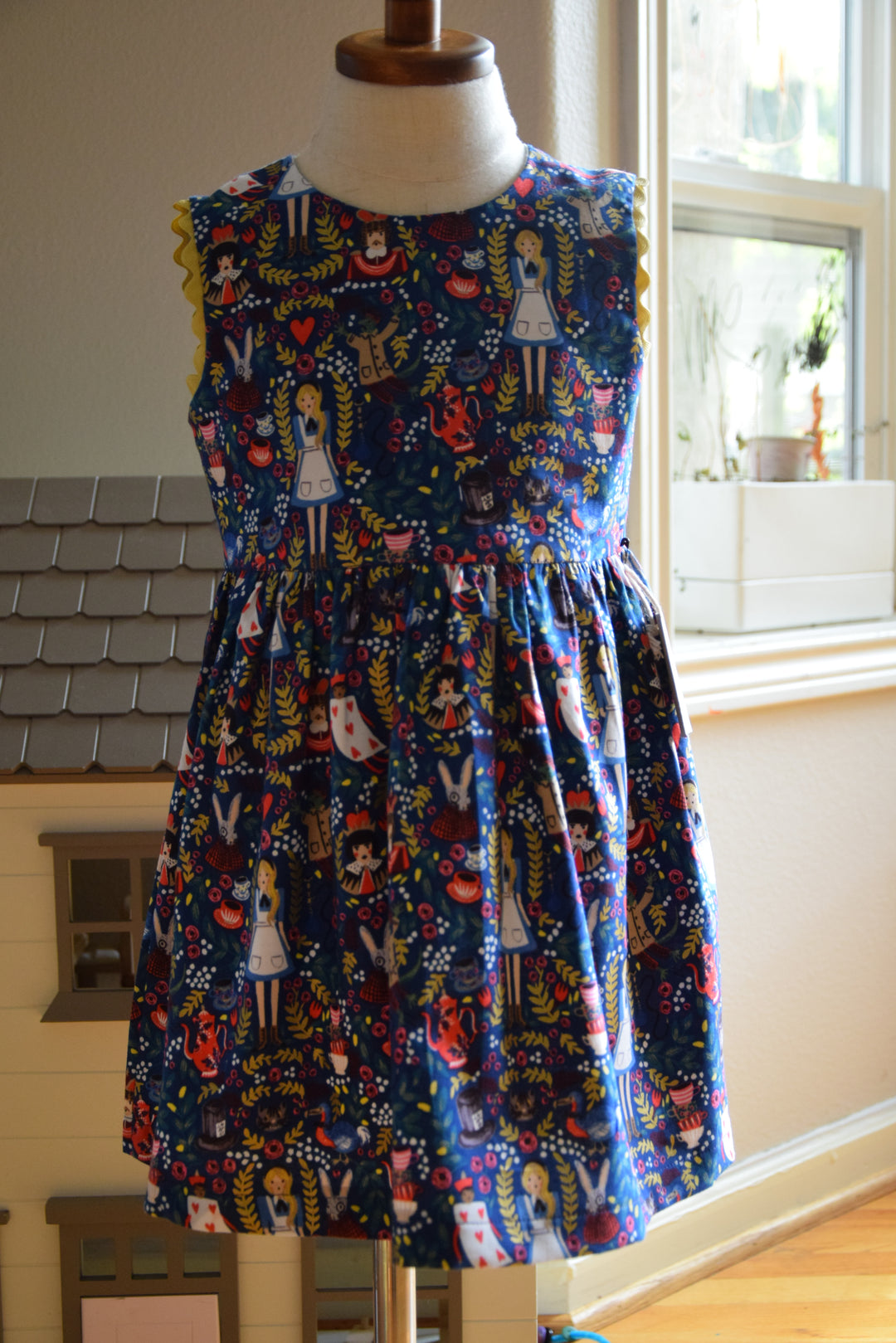 Sleeveless Alice in Wonderland Dress