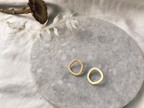 Organic circle studs